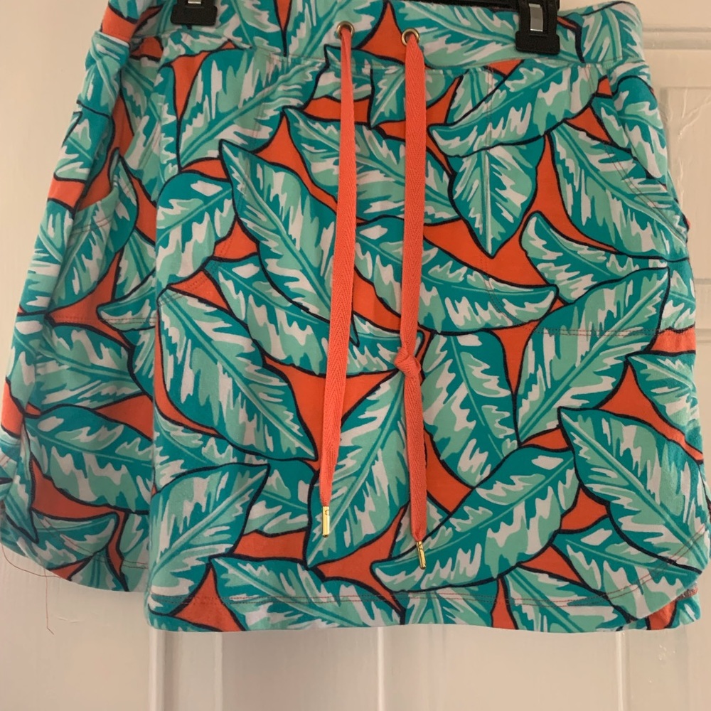 Crown & Ivy Tropical Print Skort